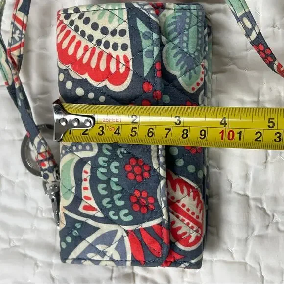 Vera Bradley Wristlet With Multiple Compartments Floral Print - Picture 9 of 10